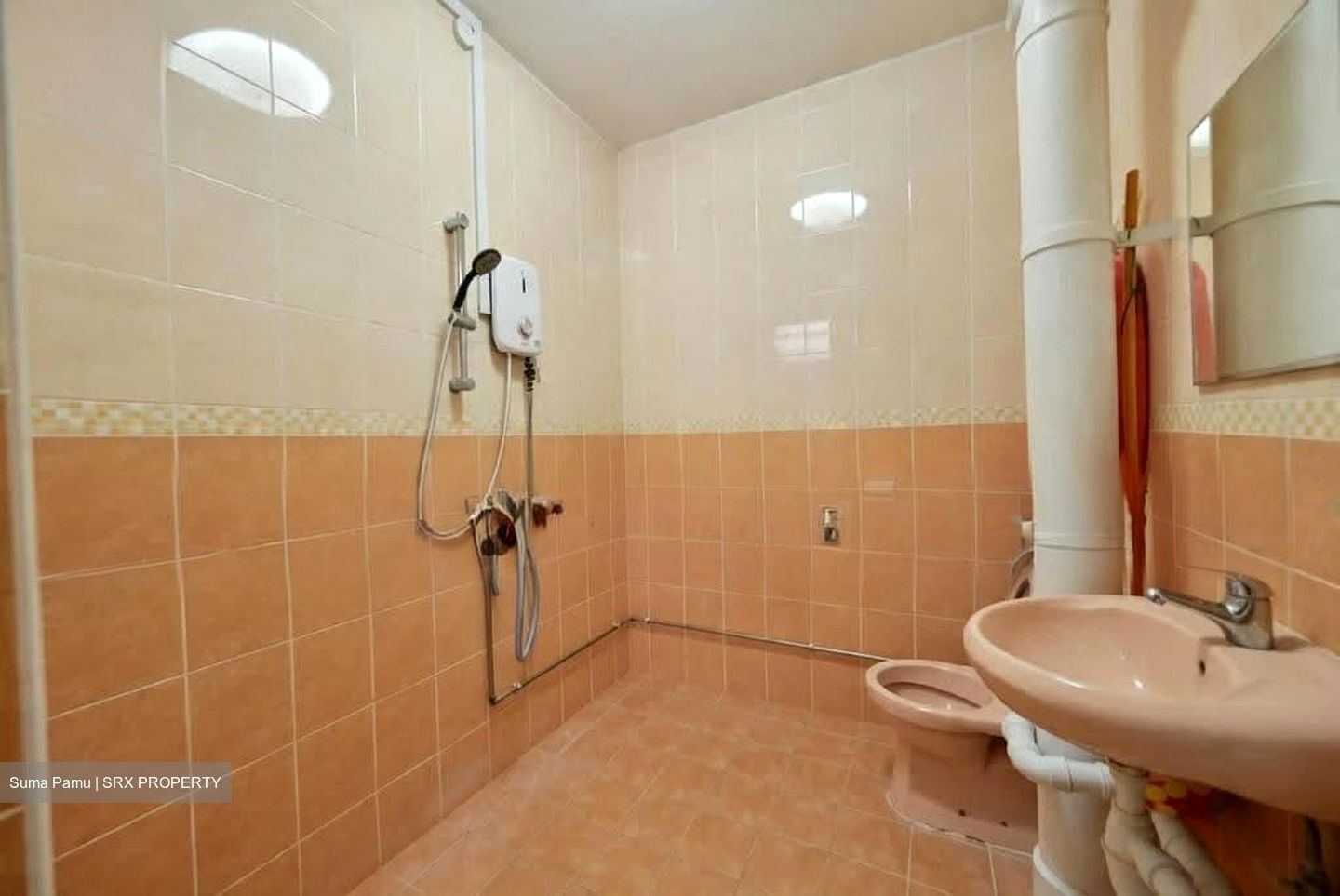 Blk 556 Jurong West Street 42 (Jurong West), HDB Executive #622197961